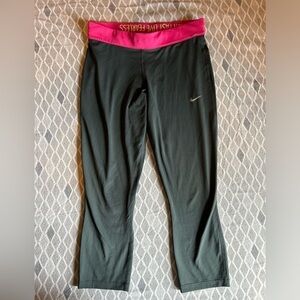 S - Nike Dri-Fit Crop Legging